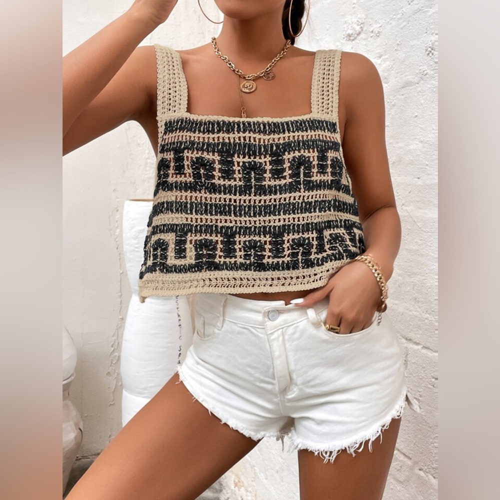 Colorblock Geo Pattern Crochet Top - Picture 2 of 8